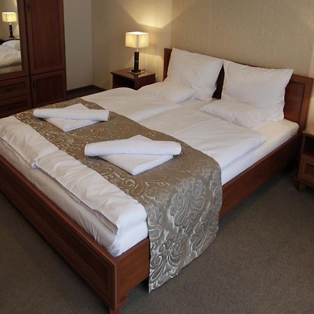 Hotel Brill Orosháza Δωμάτιο φωτογραφία