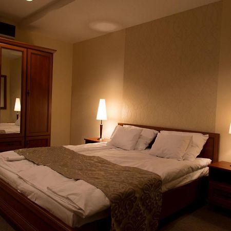 Hotel Brill Orosháza Δωμάτιο φωτογραφία