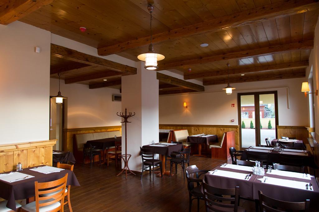 Hotel Brill Orosháza Εξωτερικό φωτογραφία