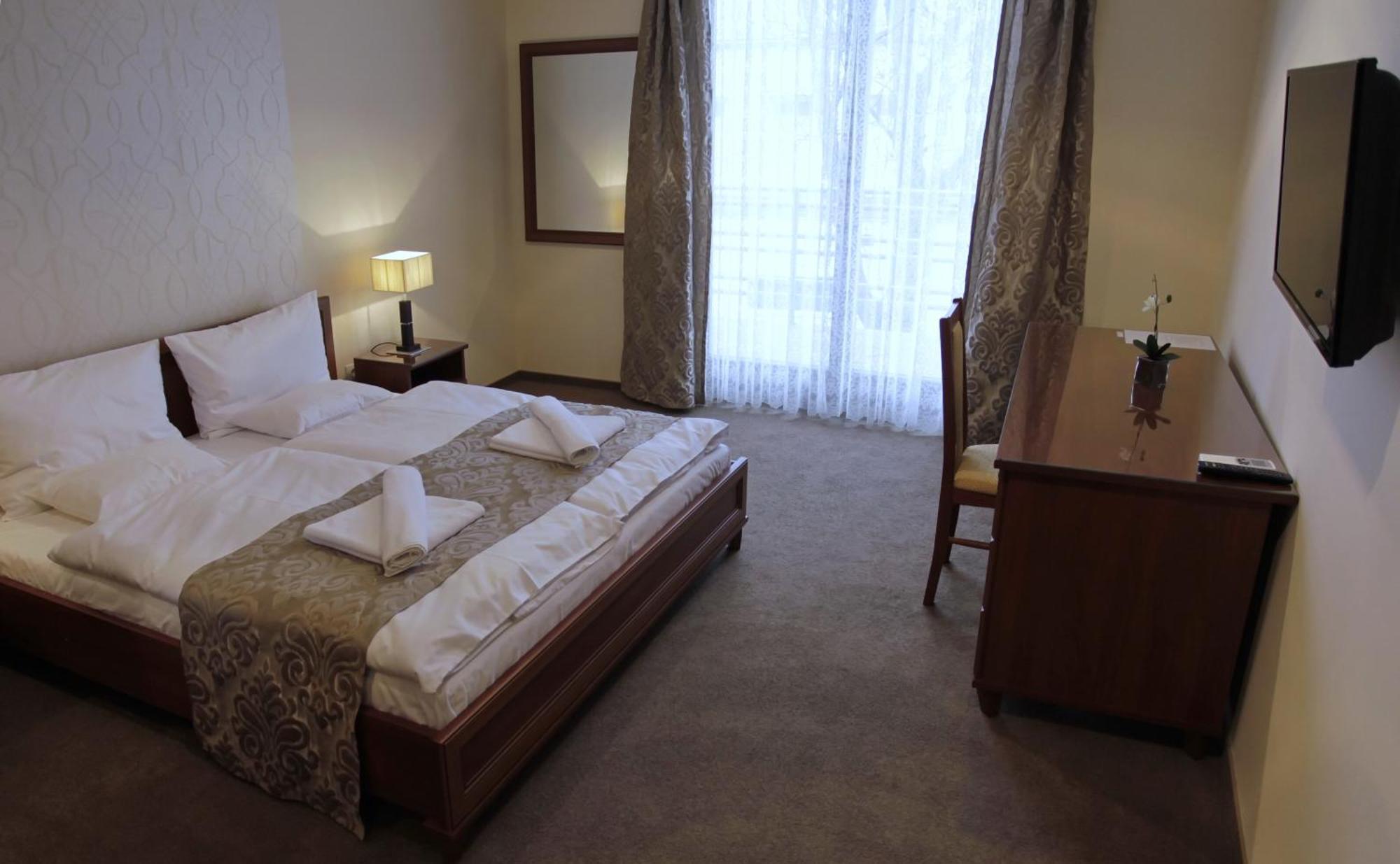 Hotel Brill Orosháza Δωμάτιο φωτογραφία