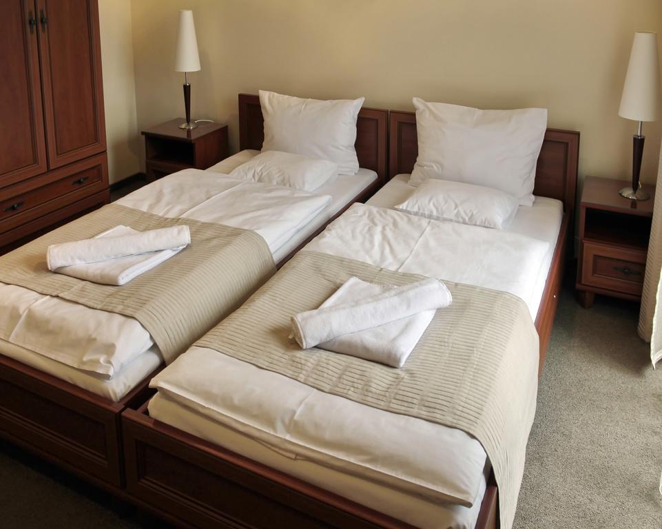 Hotel Brill Orosháza Δωμάτιο φωτογραφία