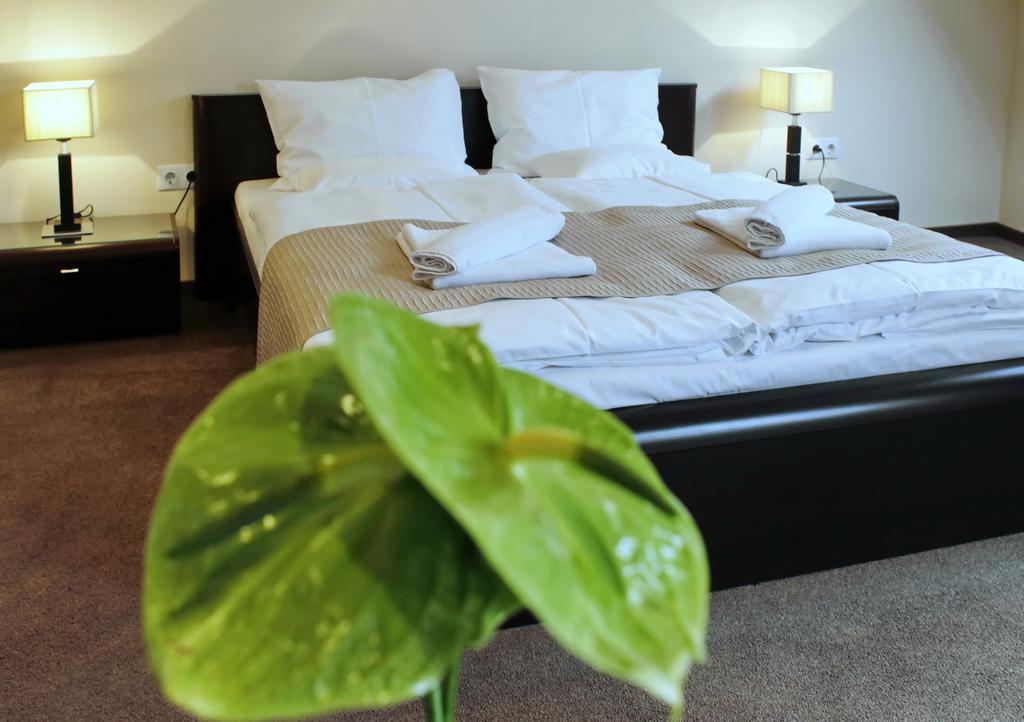 Hotel Brill Orosháza Εξωτερικό φωτογραφία